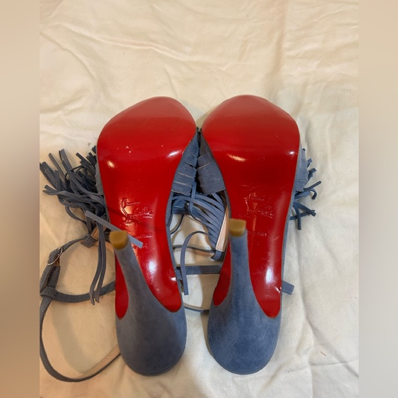 NWOB Christian Louboutin suede fringe t-stap sandals - Picture 7 of 9